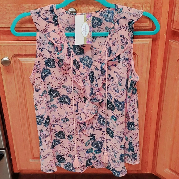 🆕️ Floral Ruffled V-Neck Pullover - Picture 6 of 7